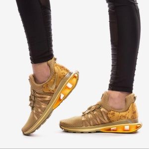 NIKE Women’s SHOX Gravity, Metallic Gold, Size 9